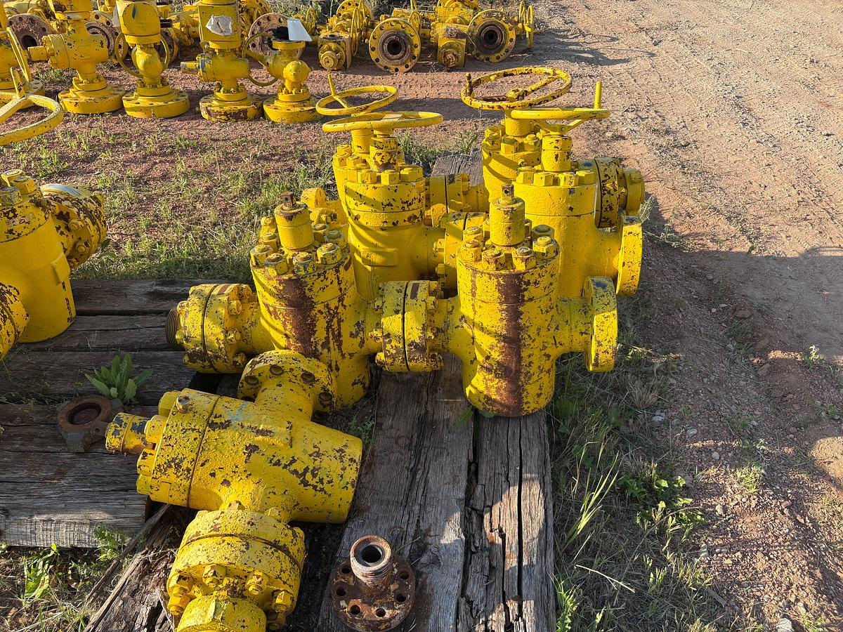 Used (11x$) 4-1/16” 10k gate valves