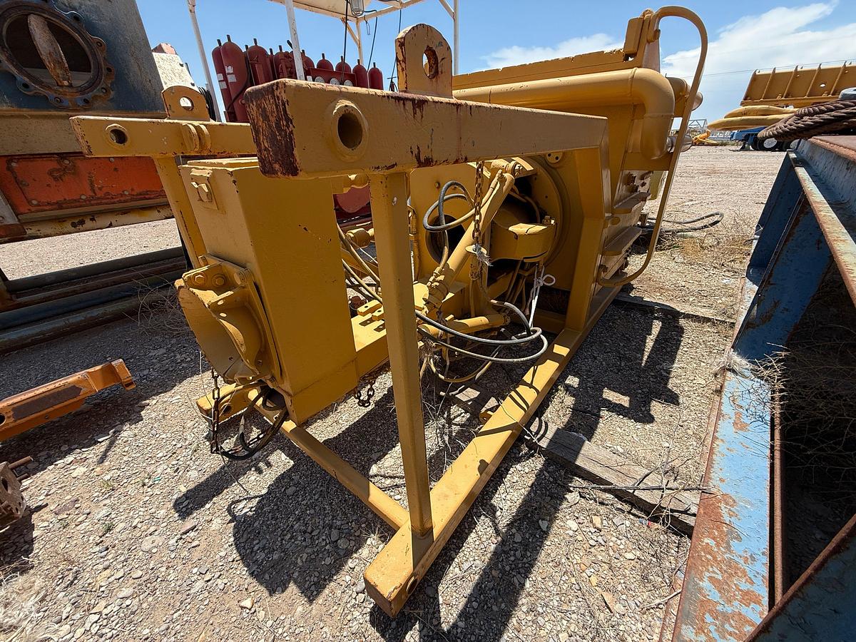 Used TESCO TOP DRIVE W/ NATIONAL P-400 SWIVEL, RAIL SYS, ELEVATOR LINKS, (UNASSEMBLED)