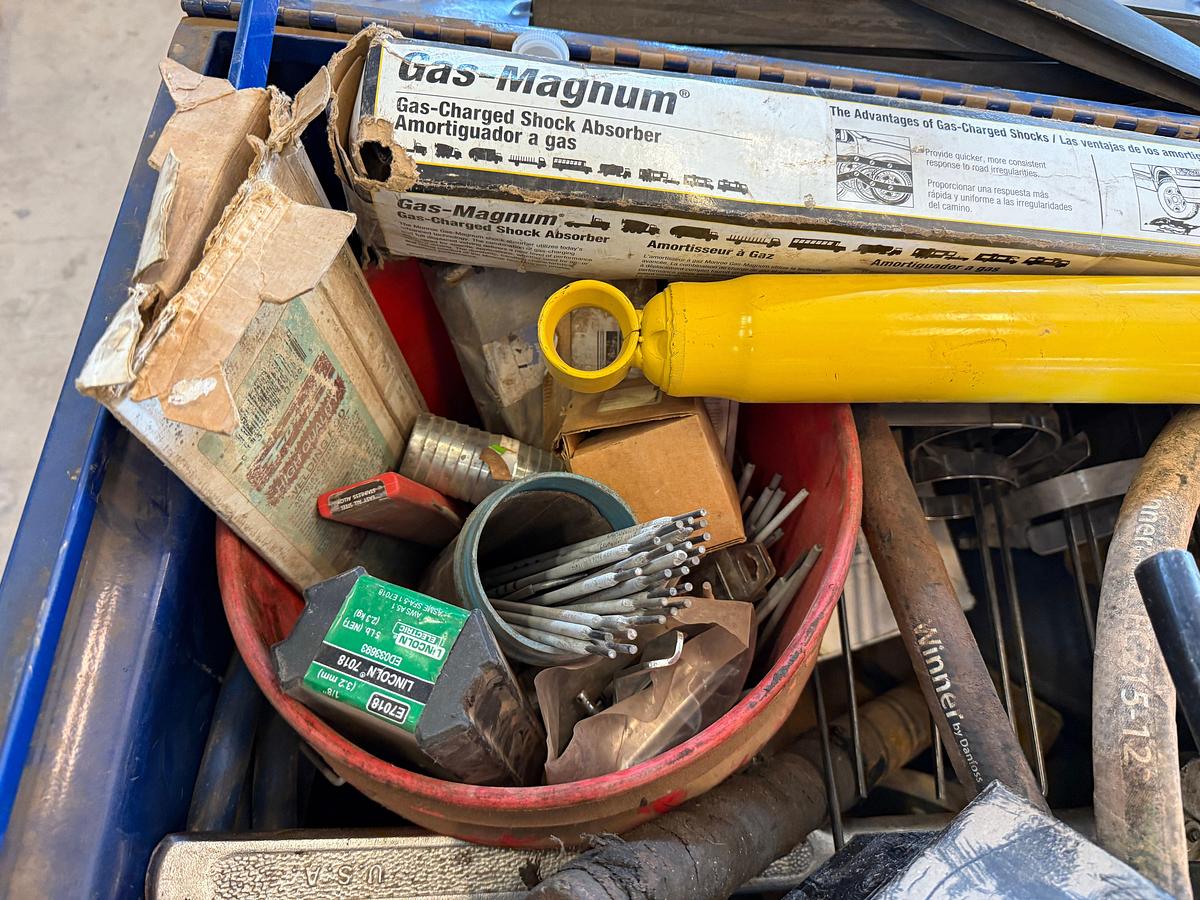 Used WILLIAMS 4’ x 2.6’ x 2.4’ ROLLING TOOLBOX FULL OF VARIOUS TOOLS