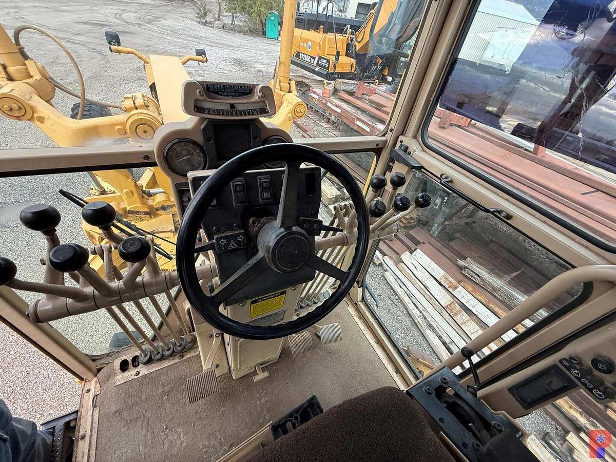 Used 1995 CATERPILLAR 160H MOTOR GRADER