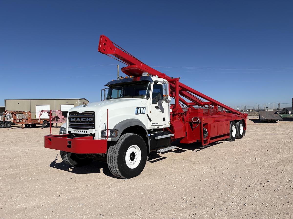Used 2013 MACK GRANITE T/A DAYCAB POLE TRUCK