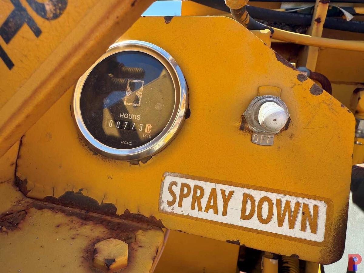 Used LEEBOY 1000 ASPHALT PAVER