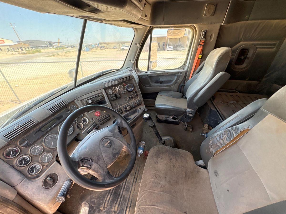 Used 2012 FREIGHTLINER CASCADIA T/A SLEEPER HAUL TRUCK