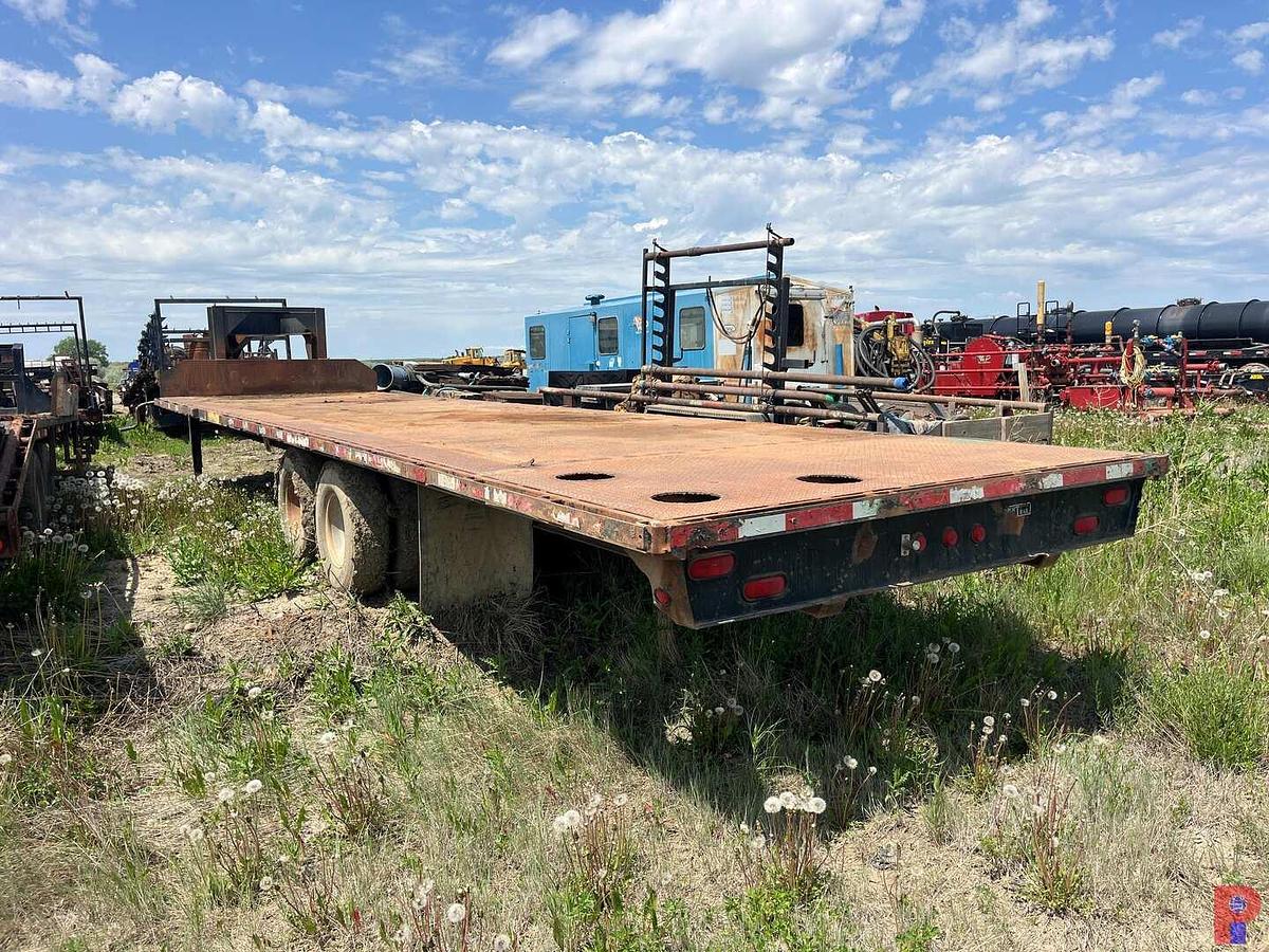 Used SHOPBUILT 32’ GN FLATBED TRAILER