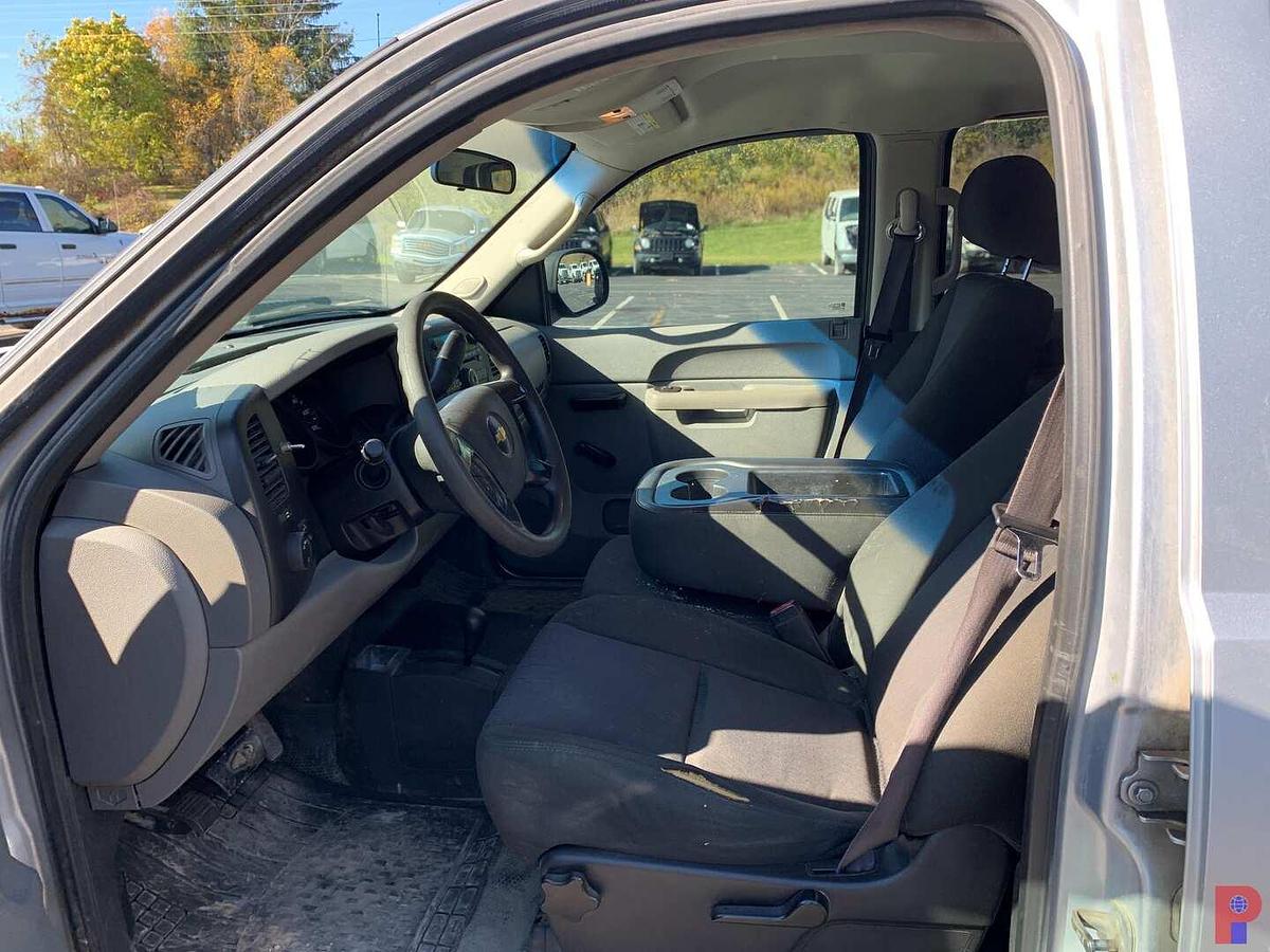 Used 2013 CHEVROLET SILVERADO 1500 4X4 CREW CAB PICKUP