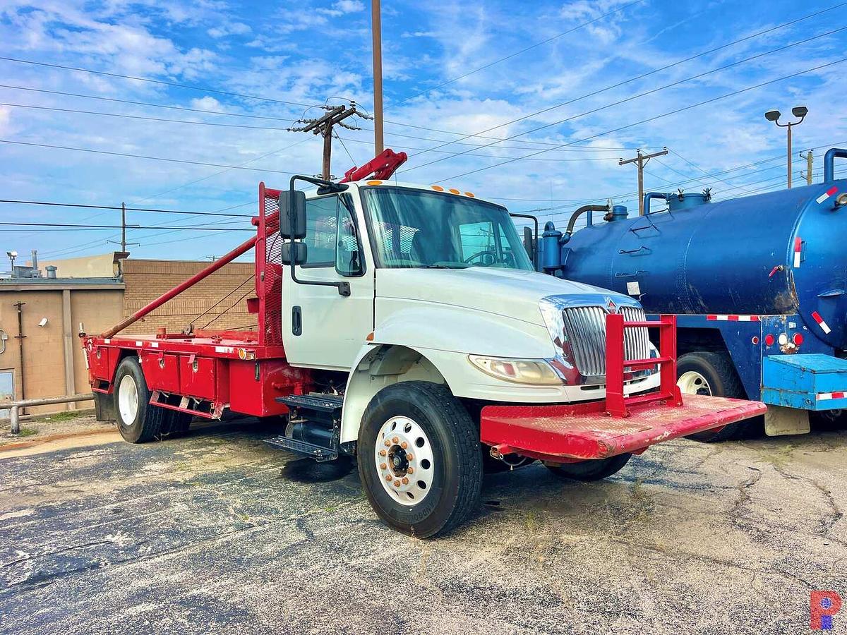 Used 2019 INTERNATIONAL DURASTAR 4300 S/A 20K LB ROUSTABOUT WINCH TRUCK