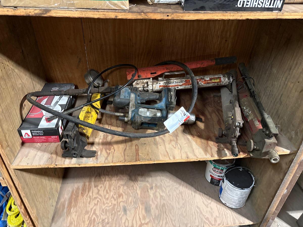 Used (6) hydraulic hand pumps & grease guns