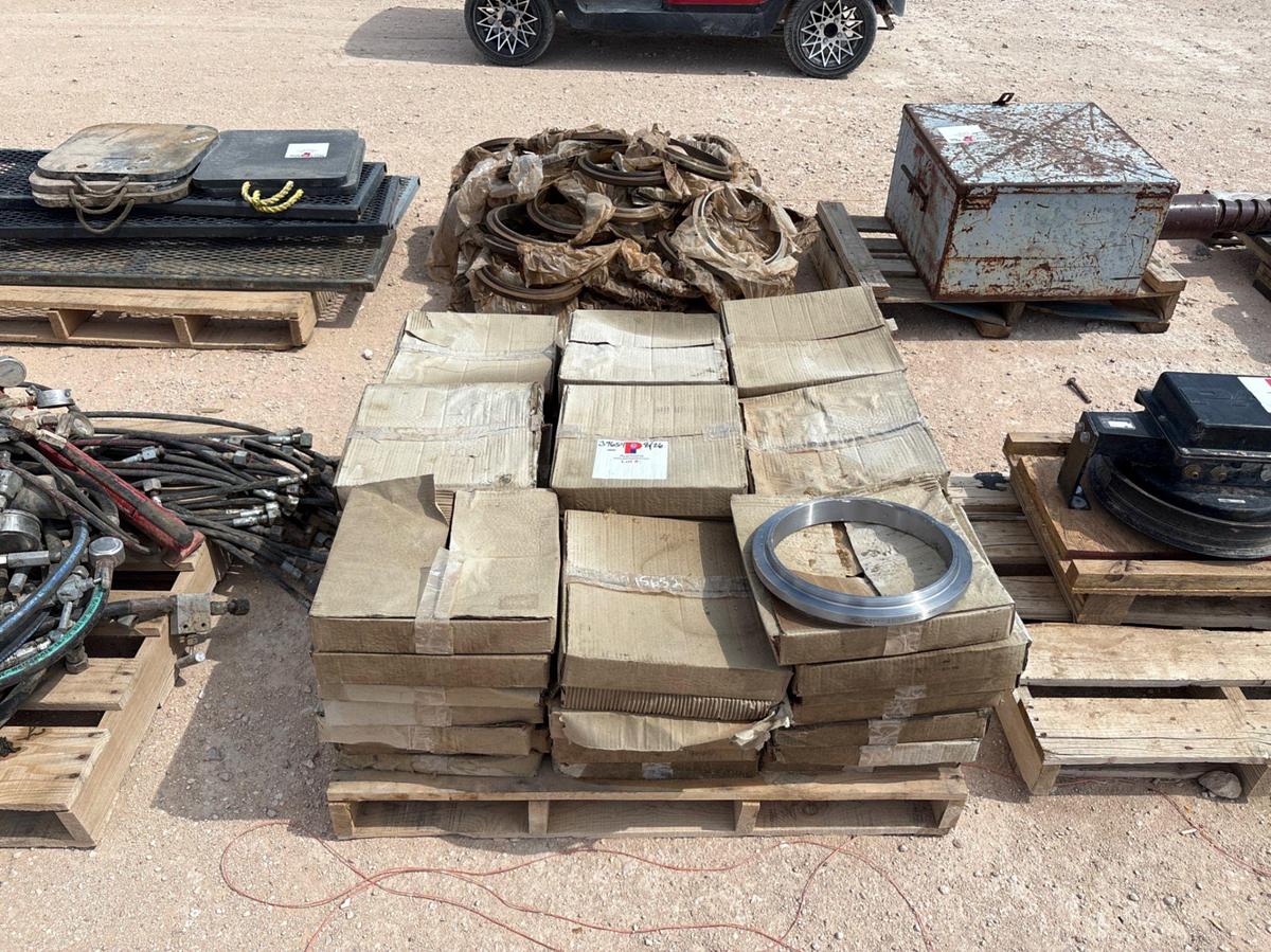 Used (2 pallets) w/ 80+ 7-1/16” 10M flange gaskets