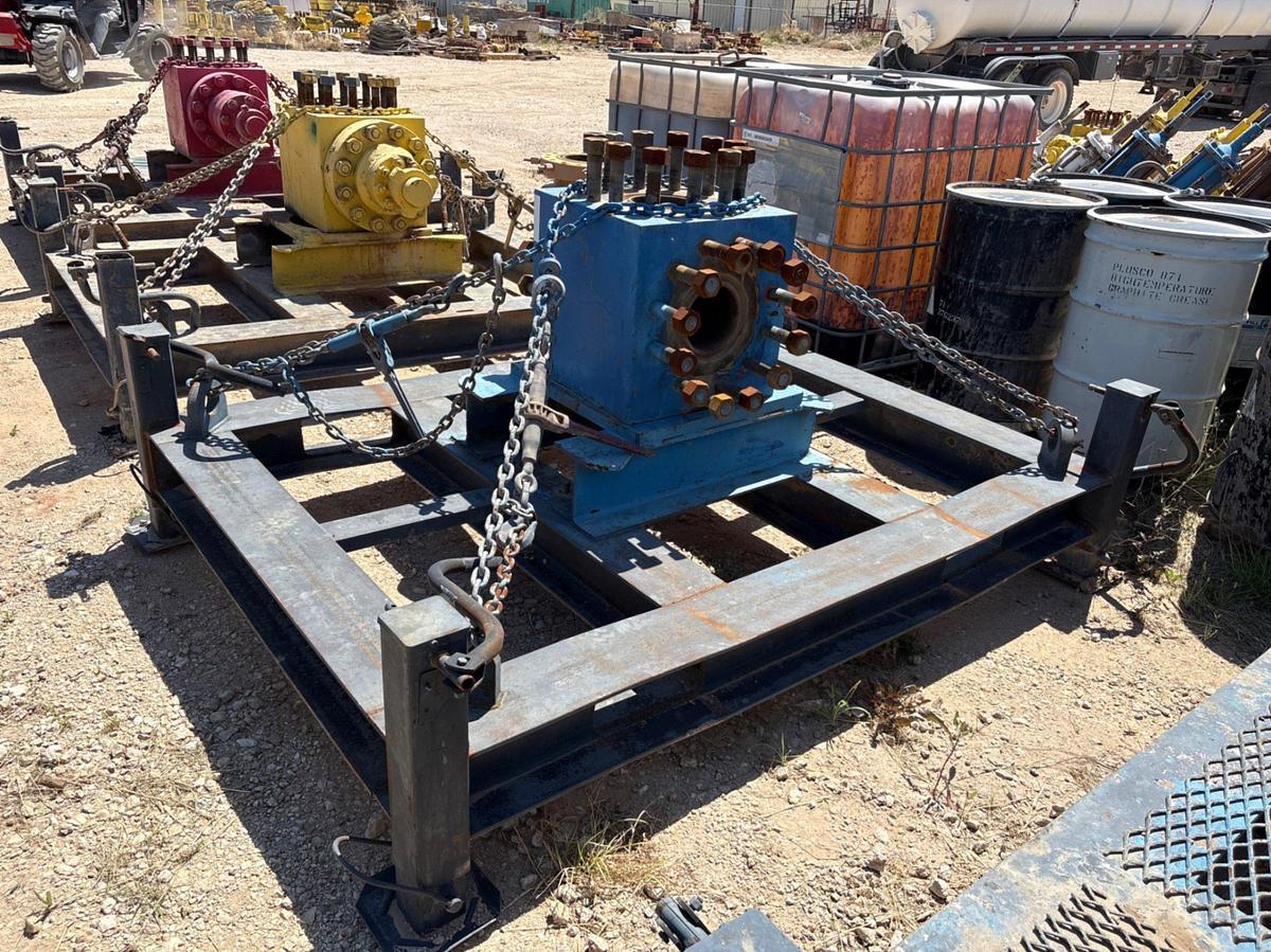 Used 8’ x 6’ adjustable height frac tree transport skid w/ 7-1/16” 3-way fluid cross
