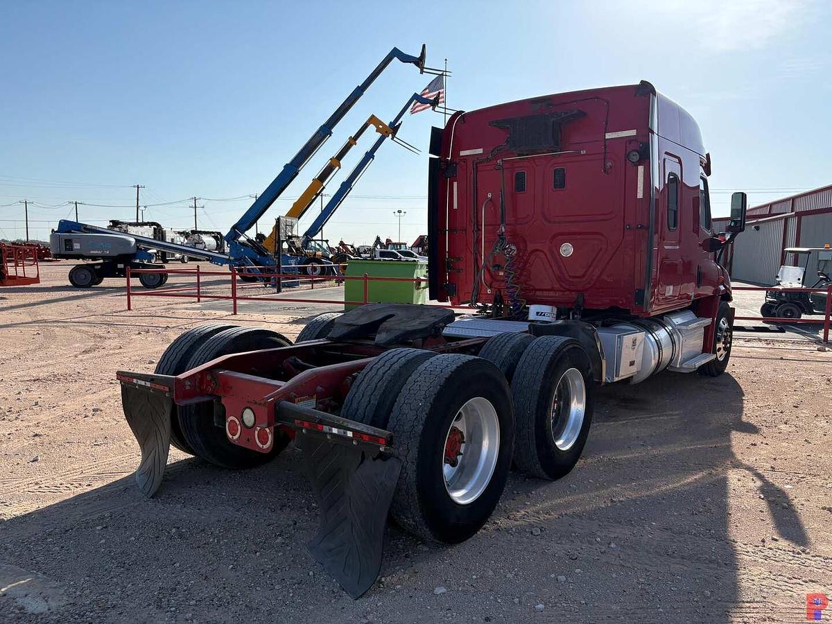 Used 2014 FREIGHTLINER CASCADIA T/A SLEEPER HAUL TRUCK
