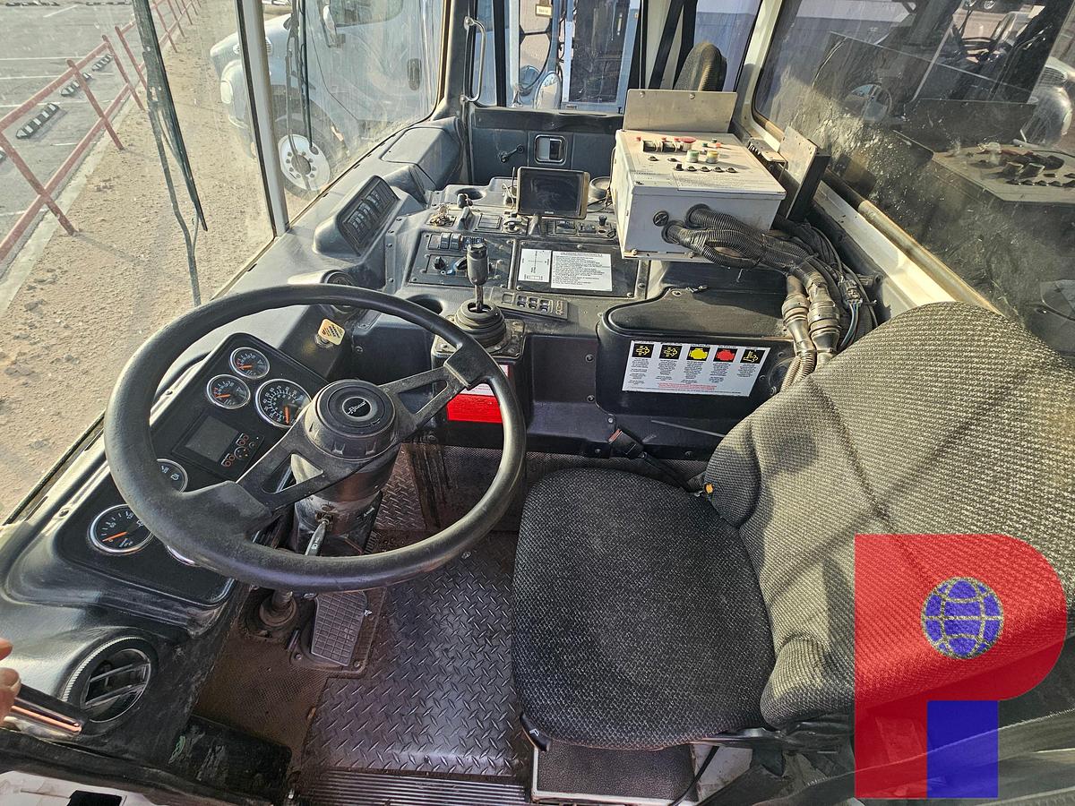 Used 2018 AUTOCAR XPEDITOR T/A 29YD CAB OVER TRASH TRUCK