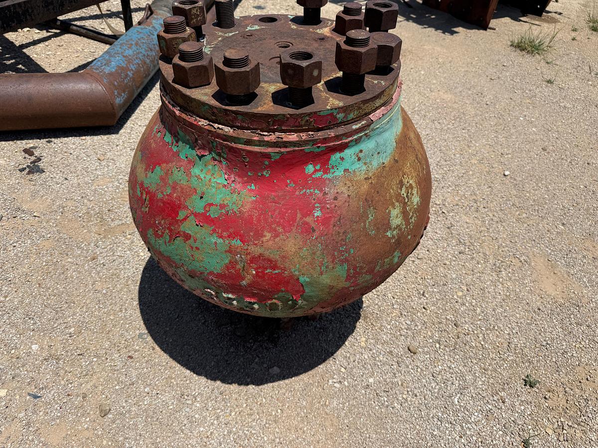Used HYDRIL 3K WP PULSATION DAMPENER