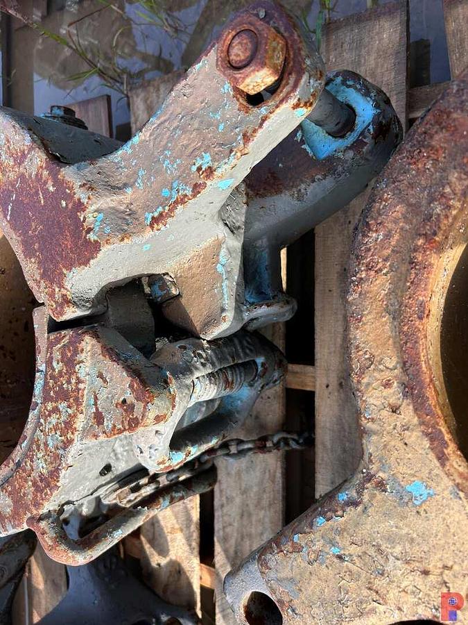 Used 11” SIDE DOOR CASING ELEVATOR W/ 9-5/8” BUSHING