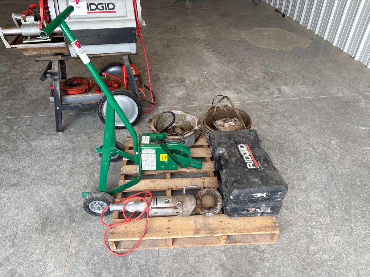 Used RIDGID model 700-t2 portable pipe threading machine