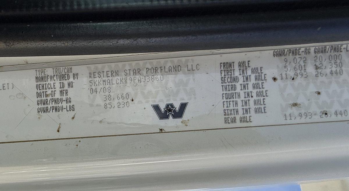 Used 2009 WESTERN STAR 4900 SB BED / POLE WINCH TRUCK (26,000 Miles!!)