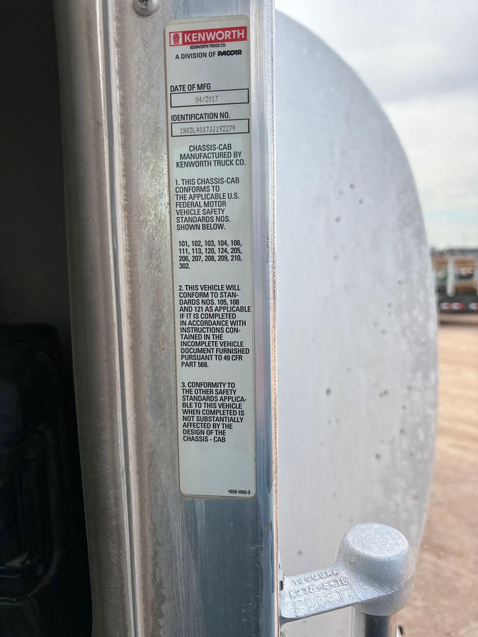 Used 2018 KENWORTH T800 T/A BOBTAIL FUEL TRUCK, 4500 Gal. 4 Comp.