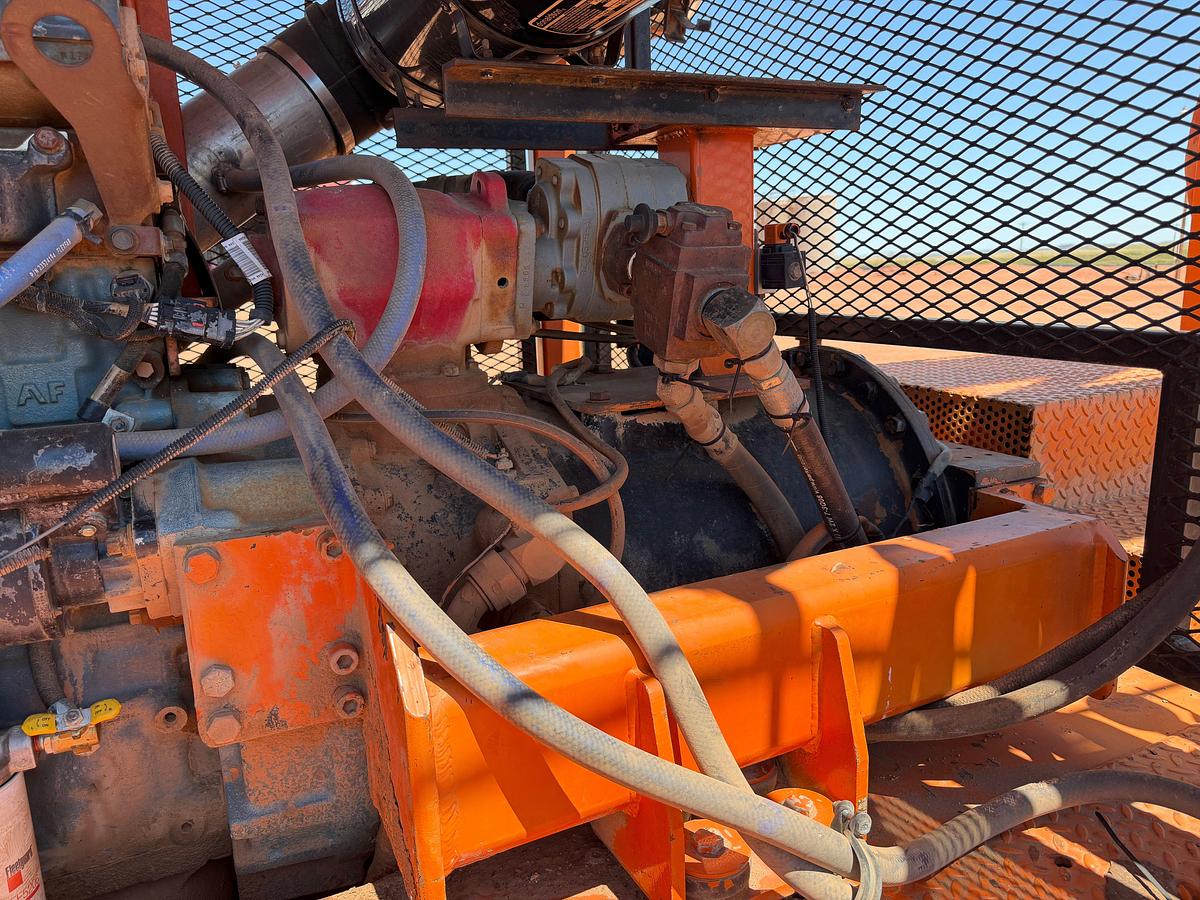 Used 2006 TAYLOR C500 DD 104'-250K 5-AXLE WELL SERVICE WORKOVER RIG