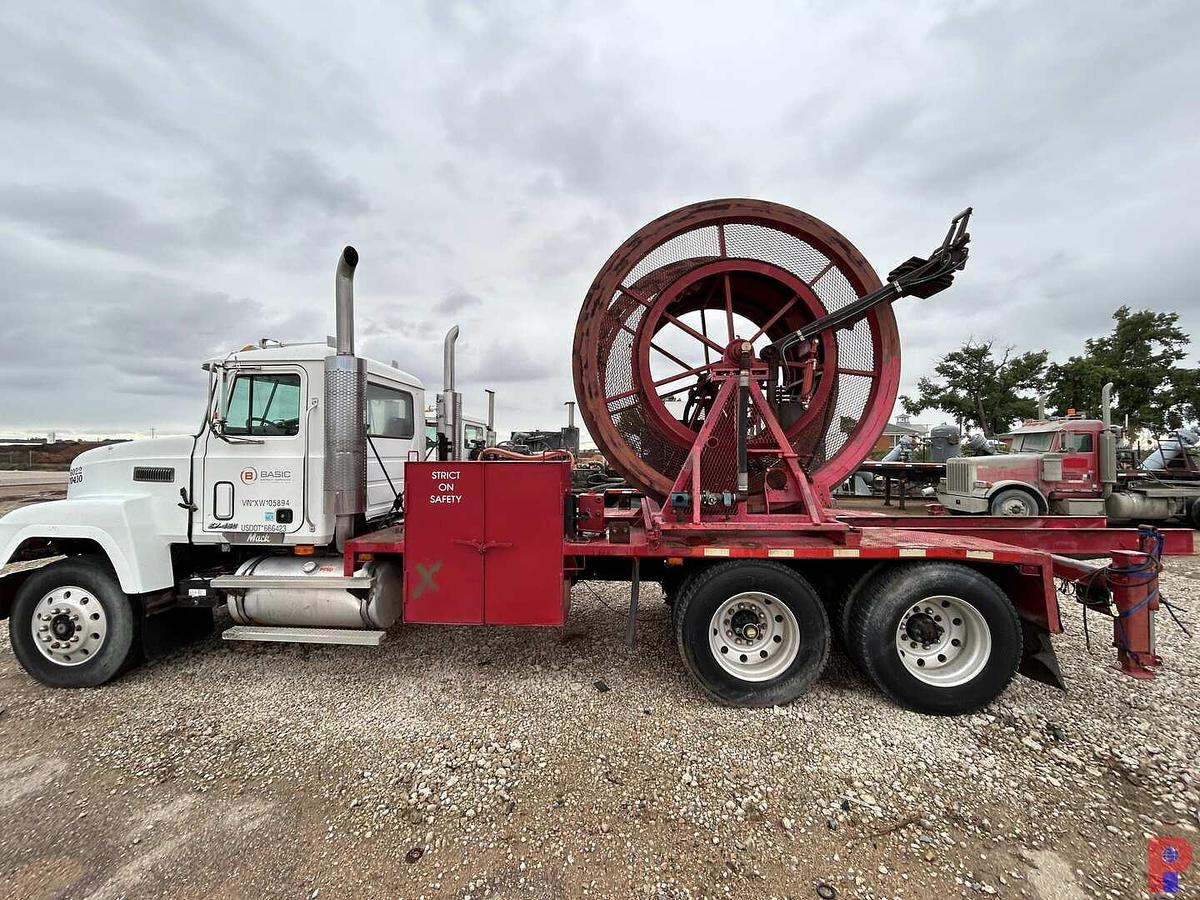 Used 1999 MACK CH613 CAB & CHASSIS W/ CT REEL
