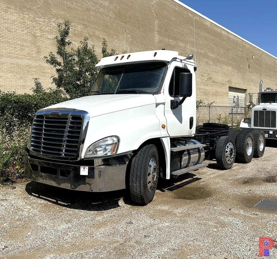 Used 2017 FREIGHTLINER CASCADIA PX125084ST TRI AXLE DAY CAB TRUCK TRACTOR