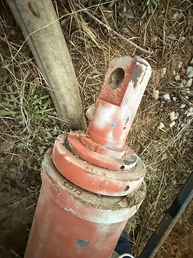 Used 83” PARKER P/N 3773033038 RAISING RAM HYDRAULIC CYLINDER