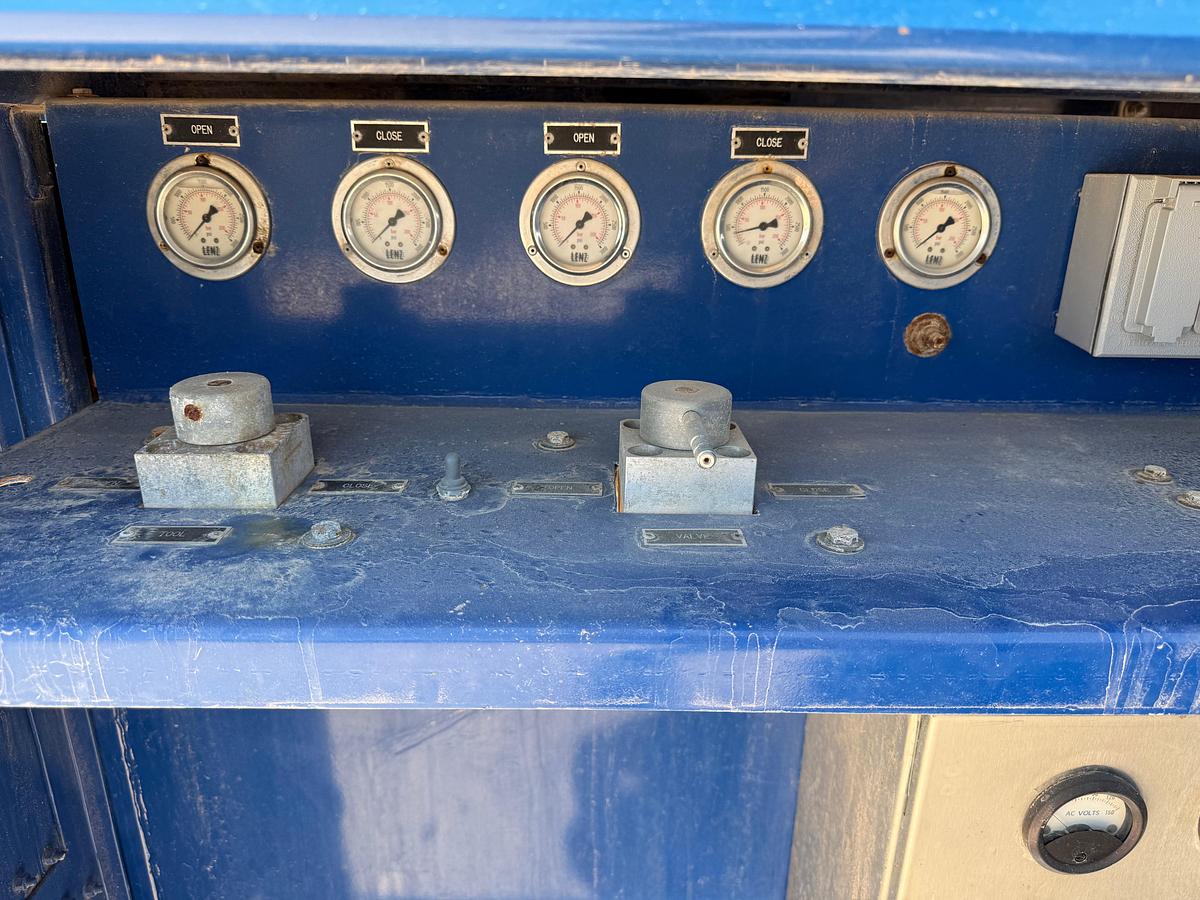 Used SELF CONTAINED 20K WP GREASE INJECTION UNIT COMBO P/B 8.4-KW ISUZU DIESEL GENERATOR
