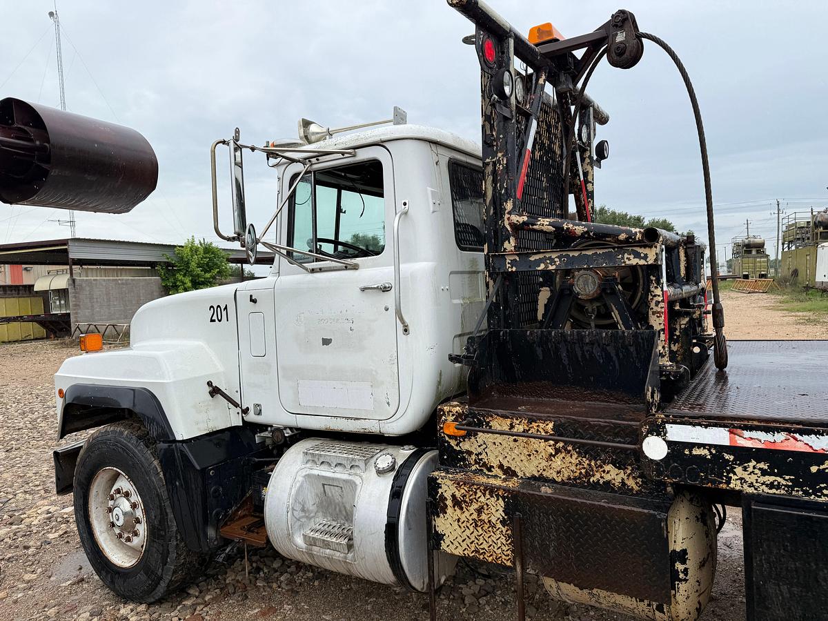 Used 2001 MACK RD688S T/A 45K MECH WINCH TRUCK