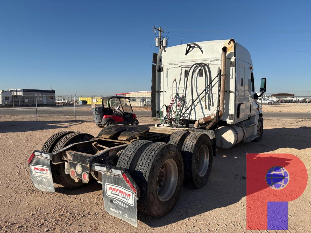 Used 2011 FREIGHTLINER CASCADIA T/A SLEEPER HAUL TRUCK