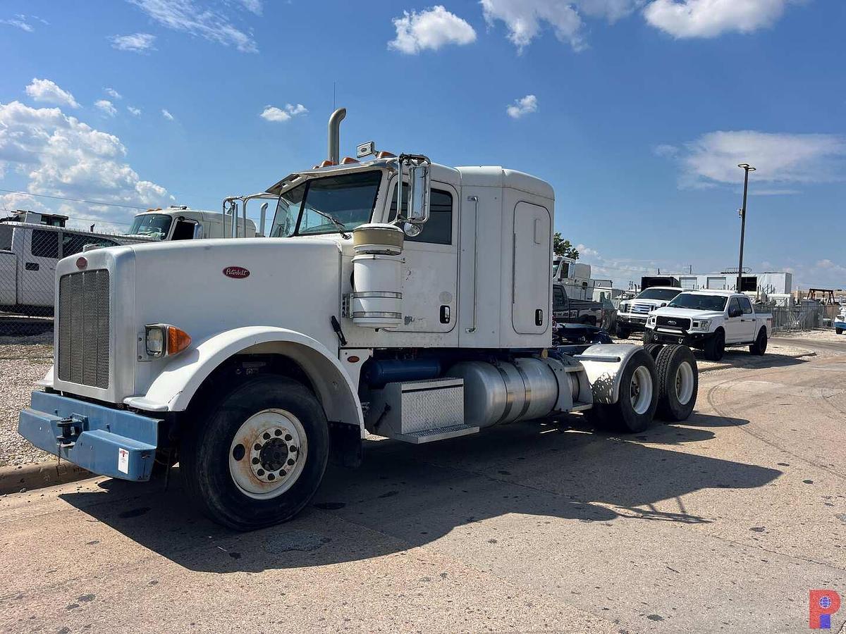 Used 2013 PETERBILT 367 T/A 36” SLEEPER TRUCK