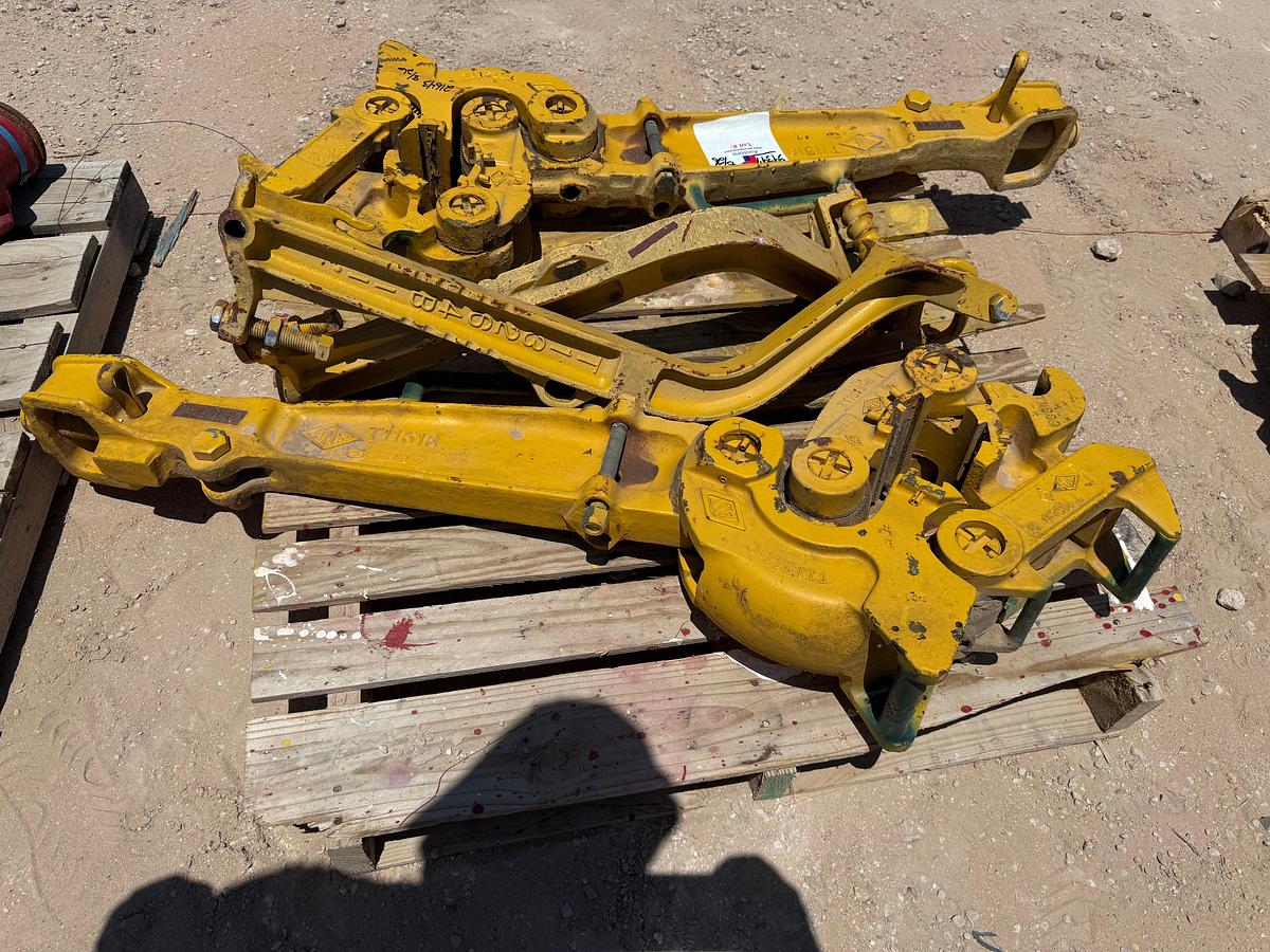 Used (2 X $) AOT TYPE C MANUAL TONGS