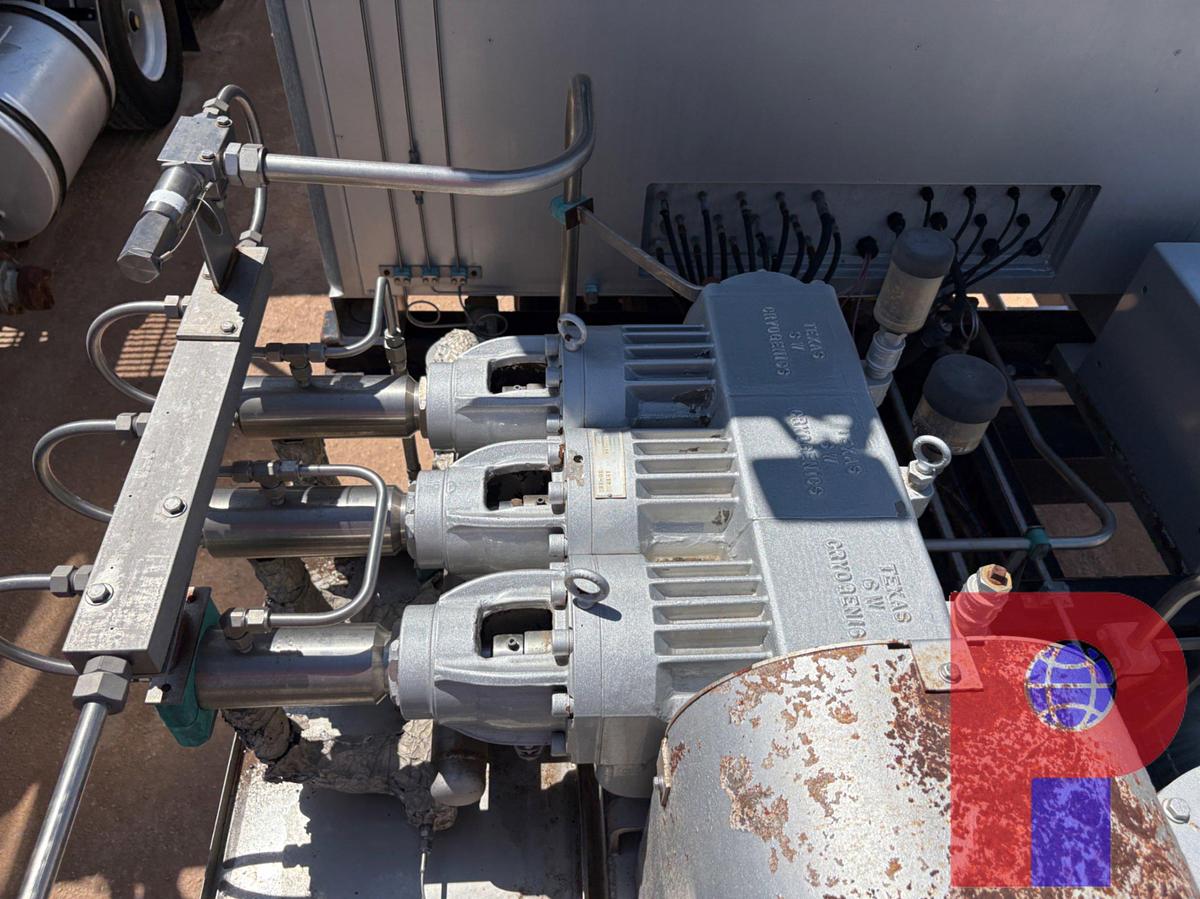 Used 2012 UE  43' T/A 665 HP NITROGEN TRIPLEX PUMP TAILER