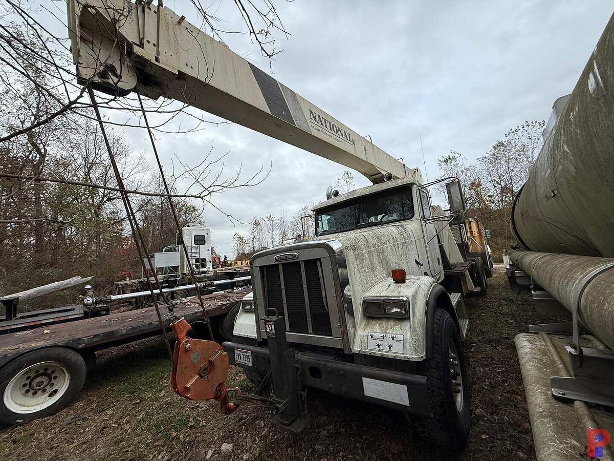 Used 2000 FRIEGHTLINER  FLD 120SD T/A W/ NATIONAL 600C CRANE TRUCK