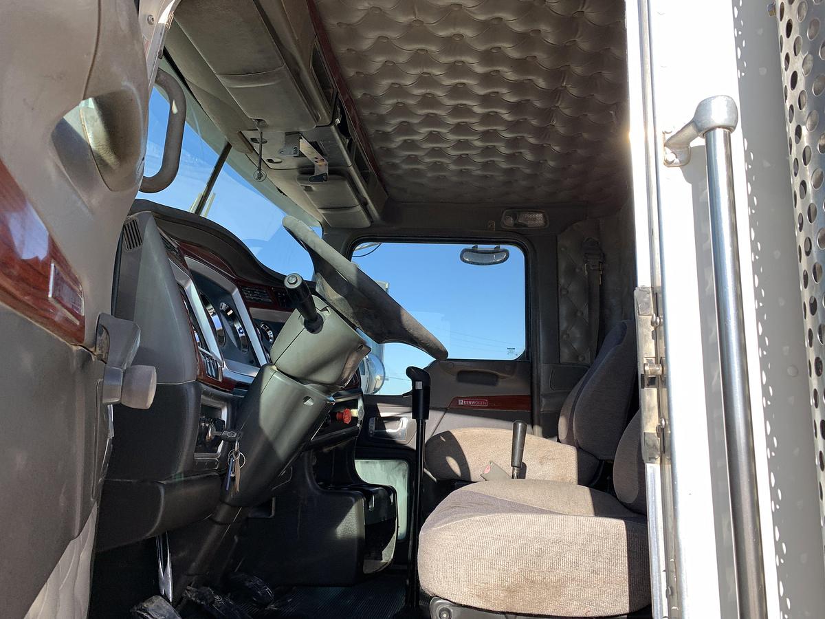 Used 2007 KENWORTH T800 T/A DAYCAB GIN POLE TRUCK