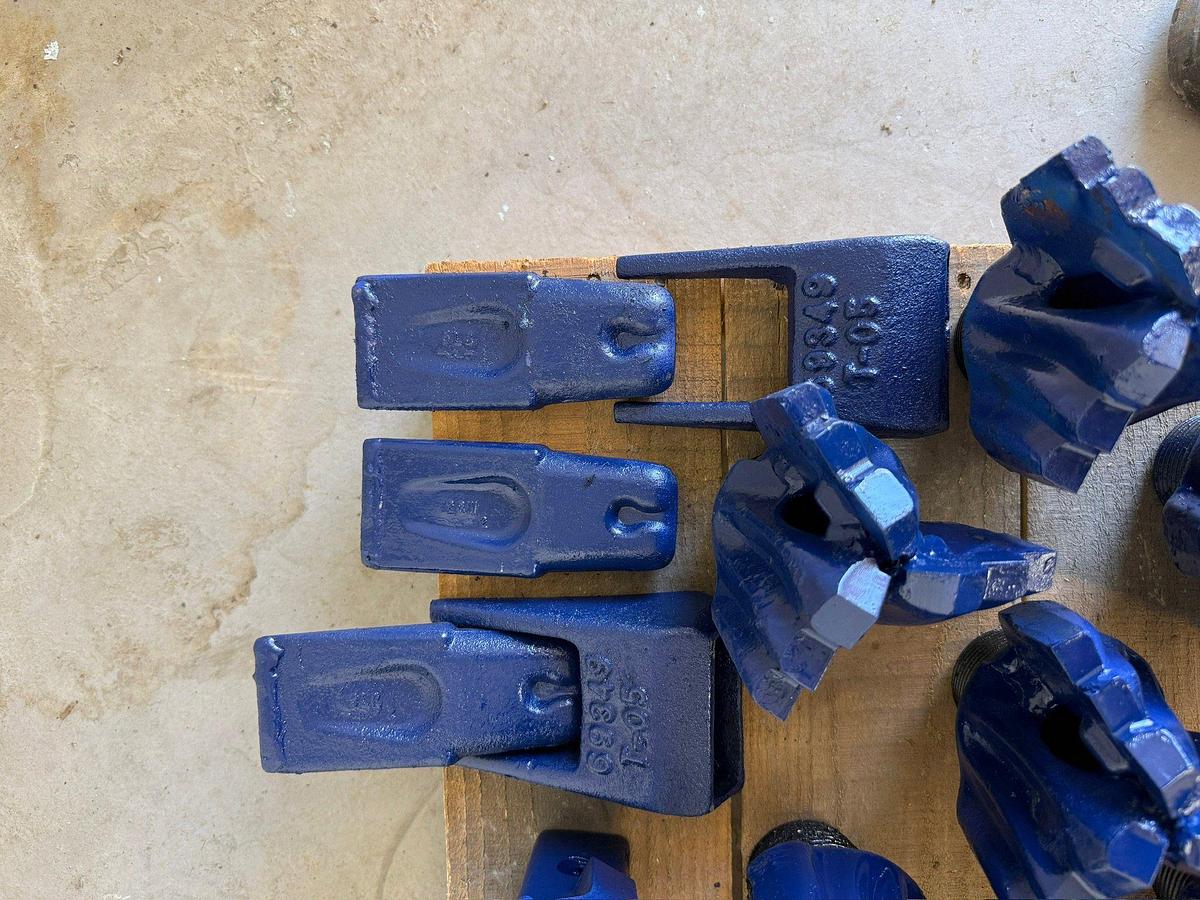 Used (15) - 7NH, 9WW and other specific CARBIDE TIPPED DRAG BIT DRILLING BITS