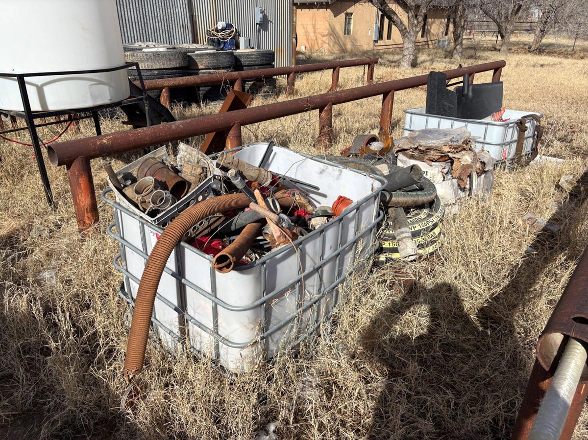 Used (4) pallets of assorted vacuum trailer parts