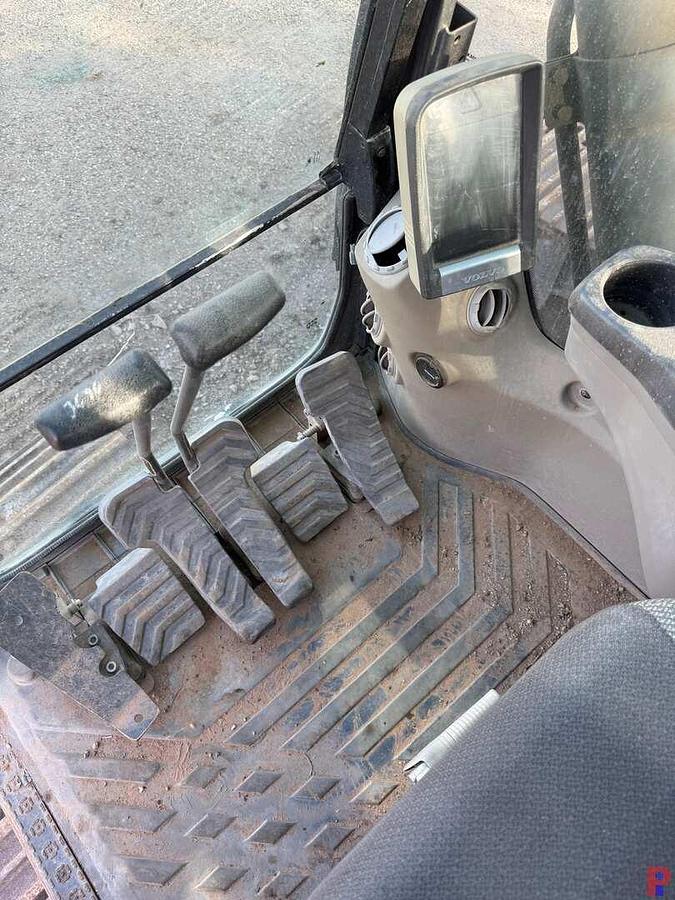 Used 2010 VOLVO EC210CL EXCAVATOR