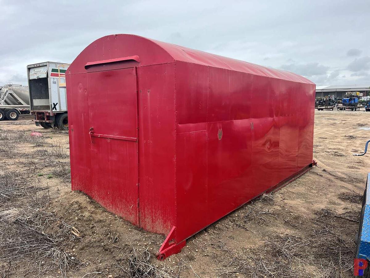 Used 22X7X8.5H STEEL PARTS ROOM/ DOG HOUSE, SKIDDED