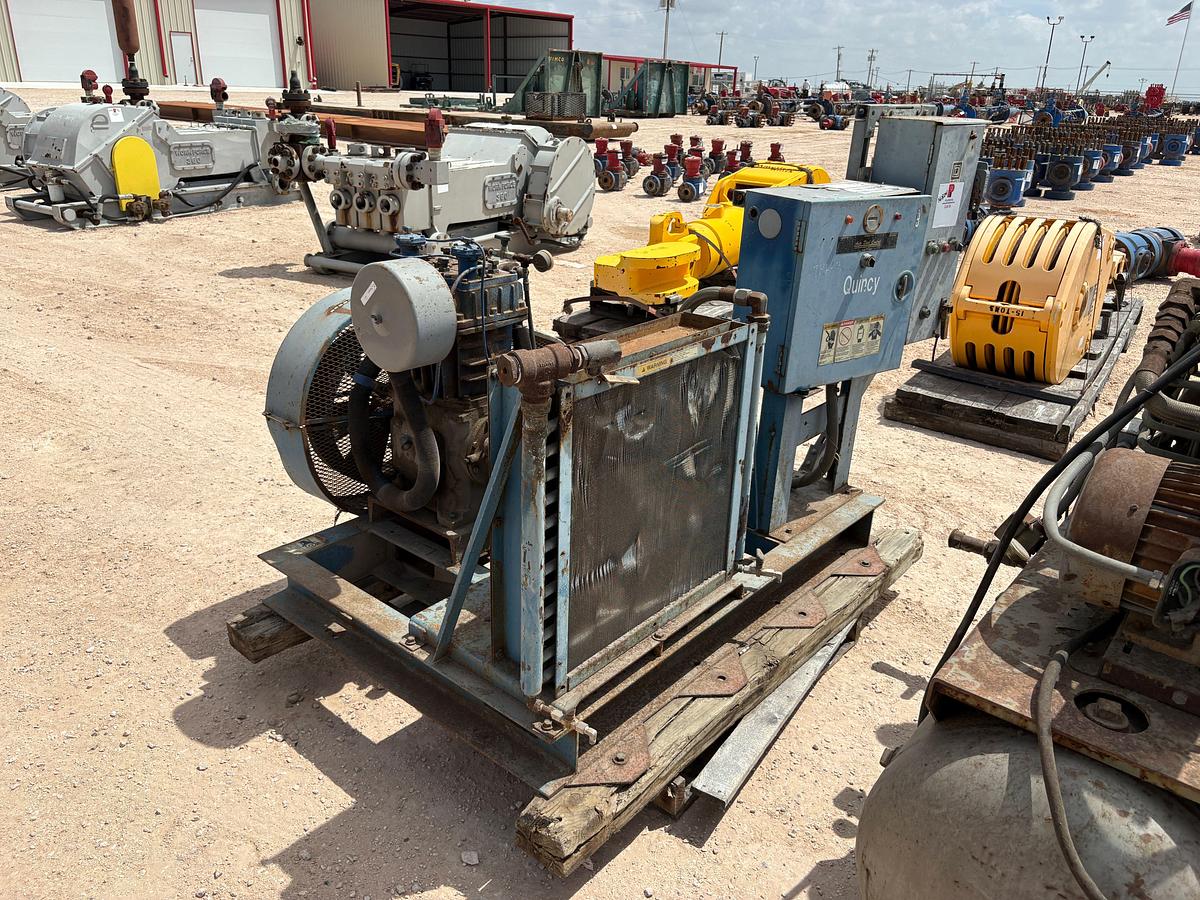 Used QUINCY AIR COMPRESSOR