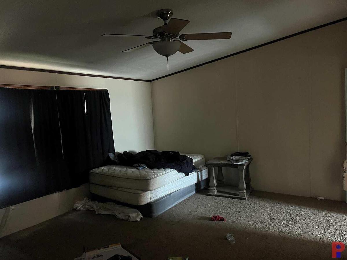 Used 2012 OAK CREEK 60’ X 30’ 4-BED 2-BATH DOUBLE WIDE MOBILE HOME