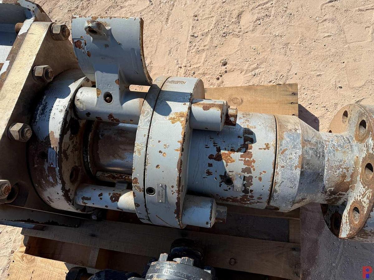 Used 15K WP COILED TUBING PACKOFF & 15K WP CROSS