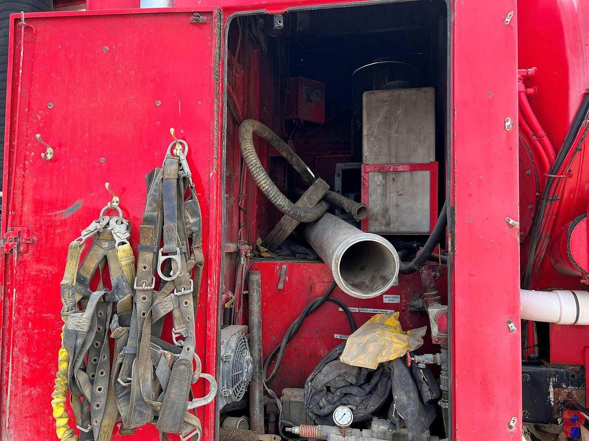 Used 2004 PETERBILT 357 T/A HYDRO-VAC TRUCK