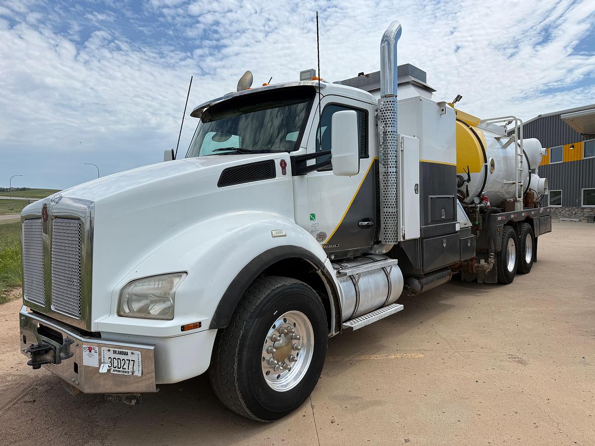 Used 2017 KENWORTH T880 ENERGYFAB 5K WP T/A HOT OIL TRUCK