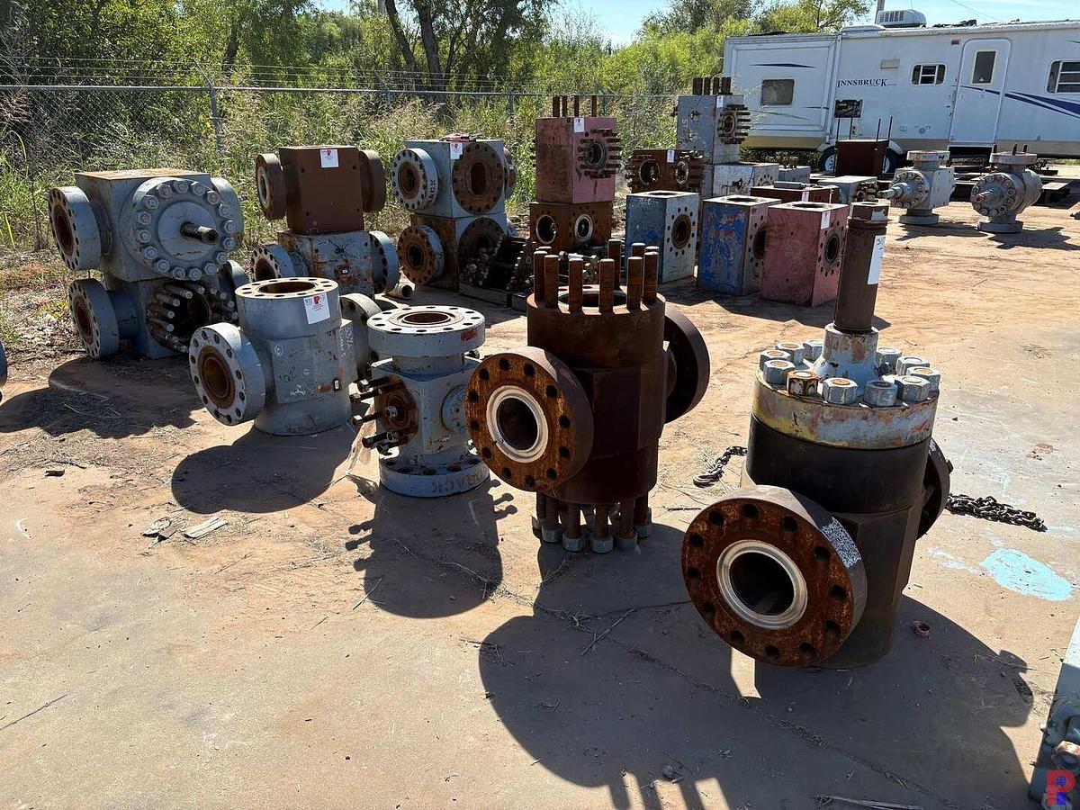 Used (4X$) (3) 7-1/16” FRAC VALVE BODIES & (1) 7” X 4” 6-WAY FLUID CROSS