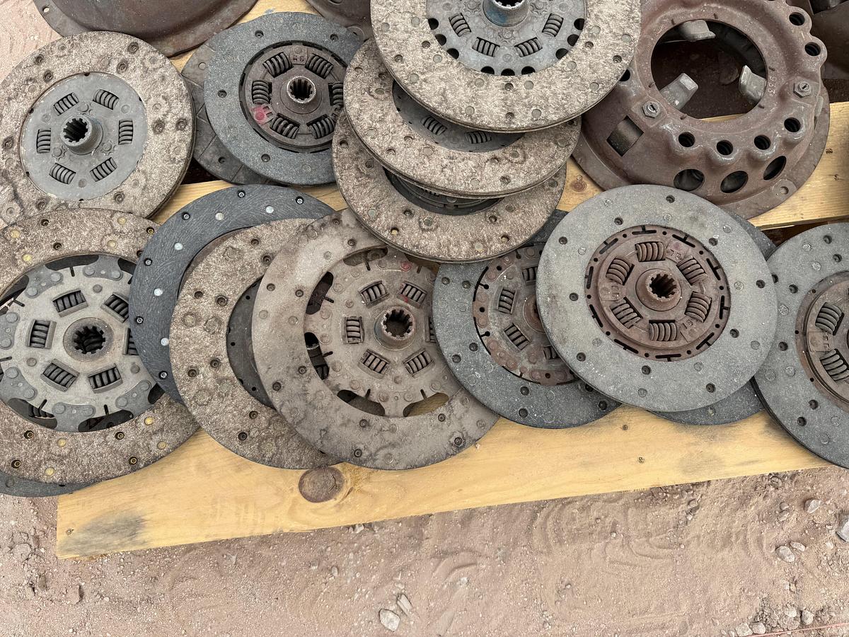 Used PALLET OF (22) PRESSURE PLATE CLUTCH ASSEMBLIES & (16) 9” & 11” CLUTCH PLATES