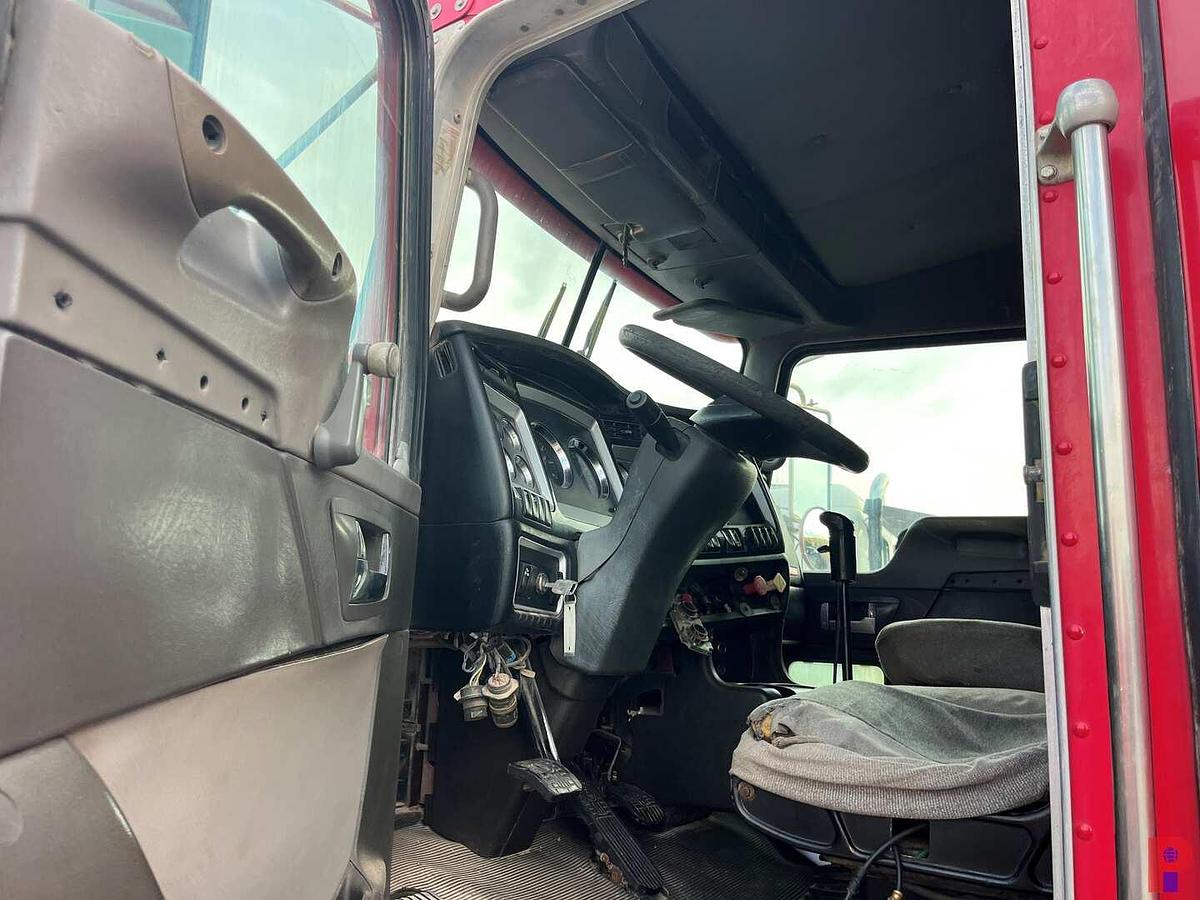 Used 2009 KENWORTH T800 T/A 36” SLEEPER TRUCK