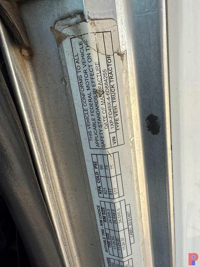 Used 2006 PETERBILT 378 T/A 36” SLEEPER TRUCK