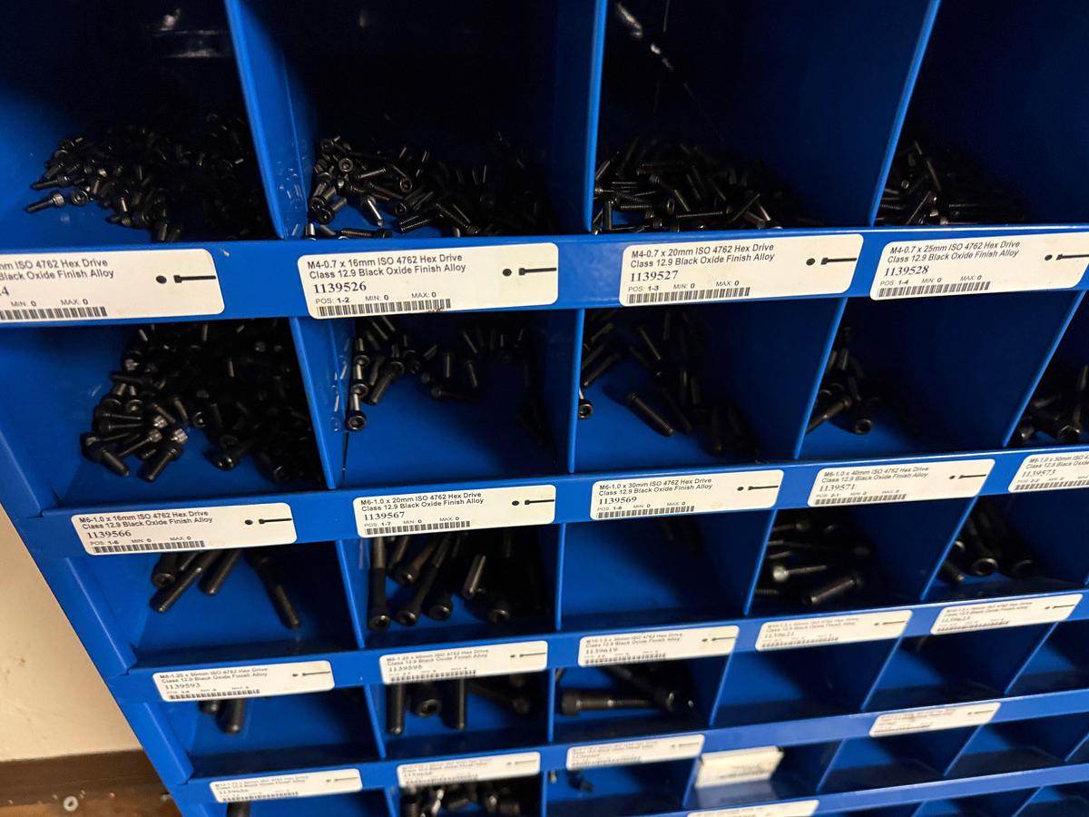 Used LOT W/ (200+) UNUSED EXPENDABLE MACHINING TOOLS INCLUDES (2) LISTA 8-DRAWER ROLLING TOOLBOXES, TABLE TOP & BOLT BIN W/ CONTENTS