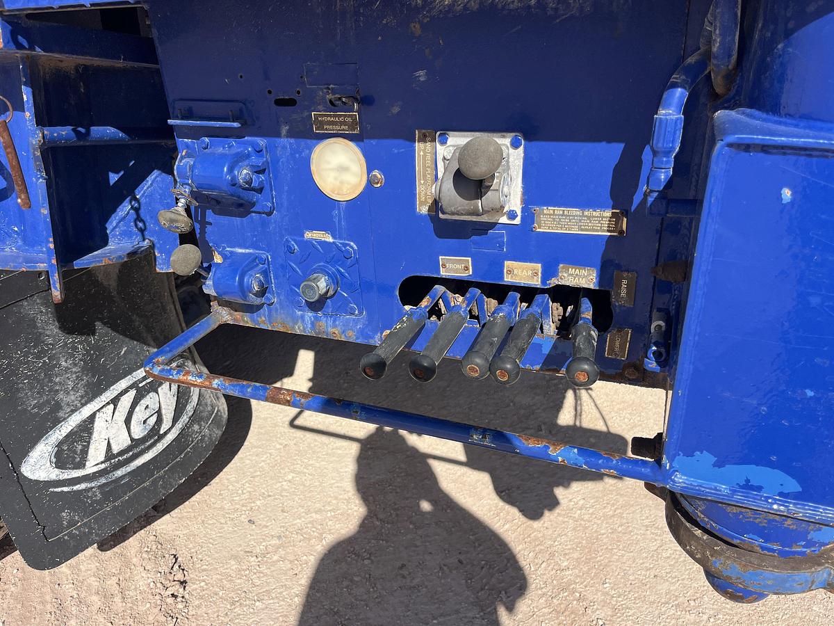 Used 2005 WATSON HOPPER S/D SWAB RIG MTD ON T/A INTERNATIONAL 7400