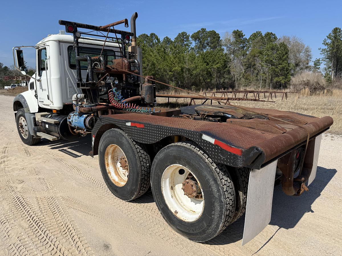 Used 2009 MACK GRANITE GU713 T/A WINCH / VACUUM TRUCK