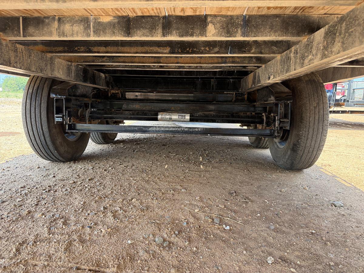 Used 2024 PJ TRAILERS 26' X 102" T/A FLATBED GOOSENECK TRAILER