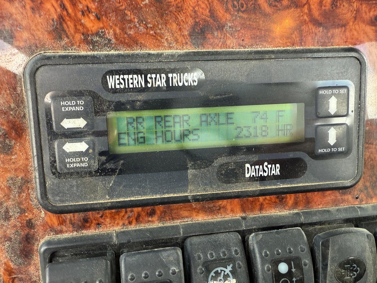 Used 2009 WESTERN STAR 4900 SB BED / POLE WINCH TRUCK (26,000 Miles!!)